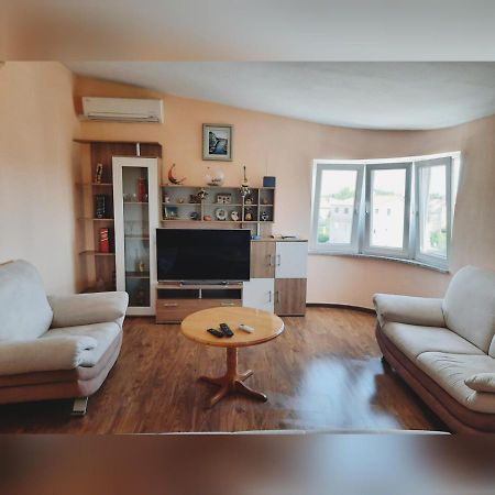 Apartman Julienne Kaštela Екстериор снимка