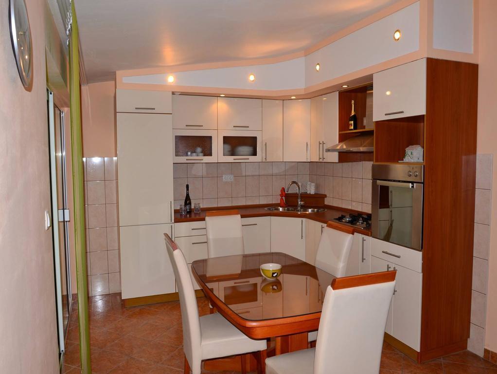 Apartman Julienne Kaštela Екстериор снимка